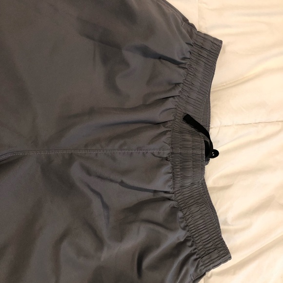 Under Armour Pants - Size XL - with pockets - Picture 2 of 3